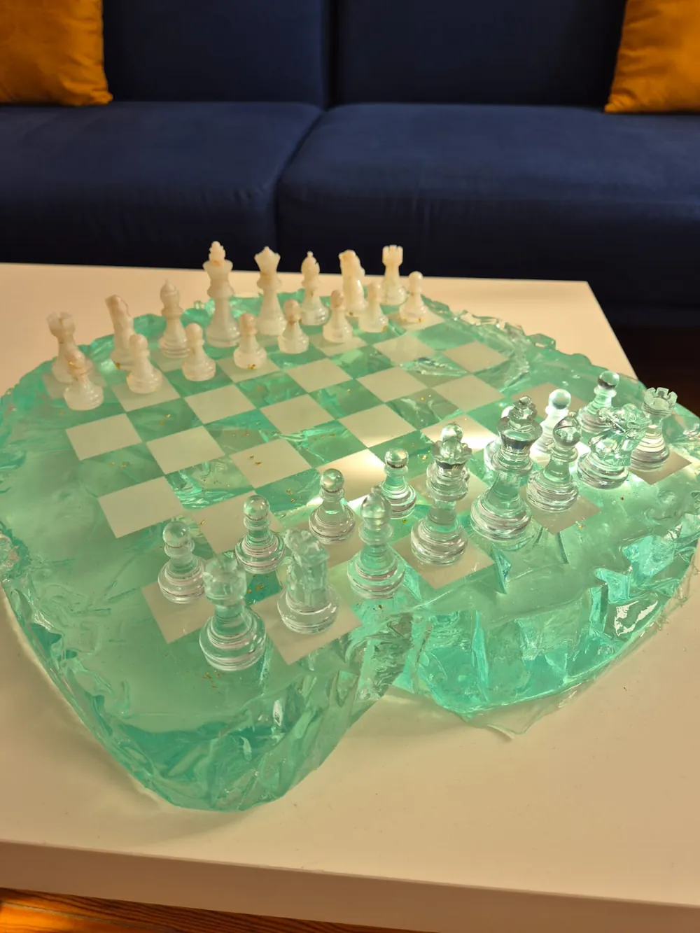Jeu d'échecs Iceberg turquoise et blanc en résine époxy